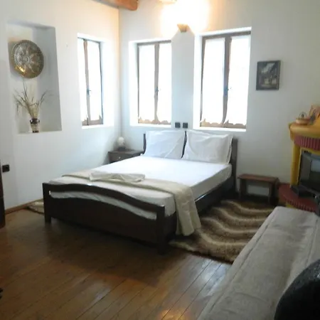 Apartment Klearchos *