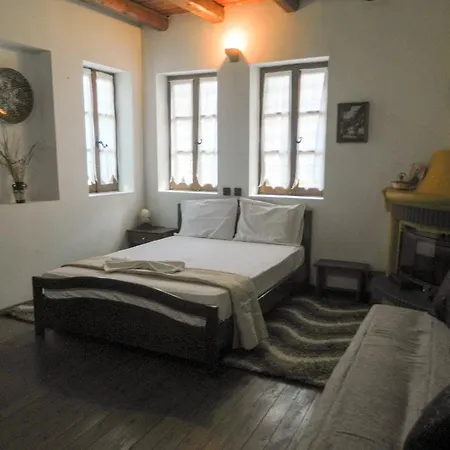 Apartment Klearchos *