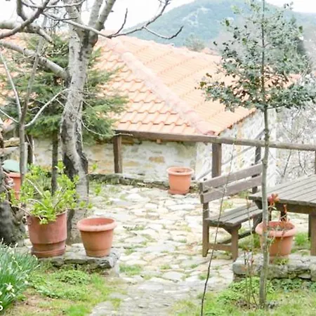Apartment Klearchos *